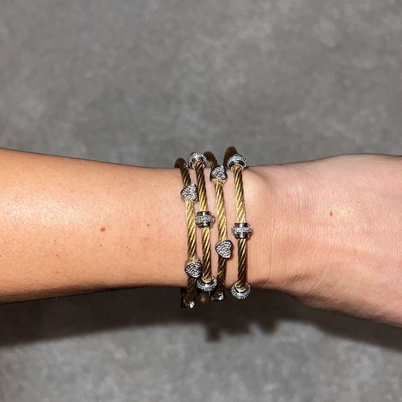 Cable bracelets - Picture 3 of 3